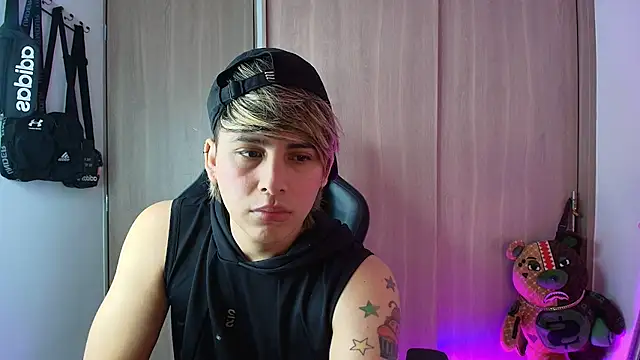 brunothompson3 online show from 09/25/25, 11:19