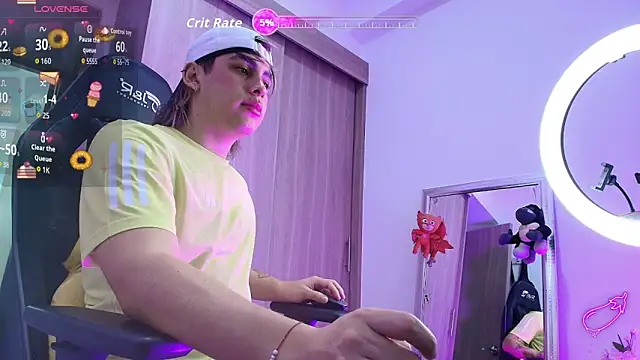 brunothompson3 online show from 10/21/25, 01:39