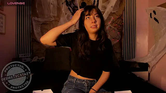 Desire Ecstasy online show from 10/26/25, 01:28