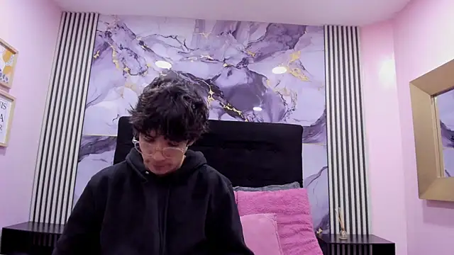 Desire Ecstasy online show from 11/18/25, 01:15