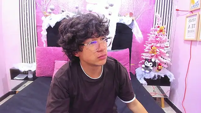 Snapshot of Desire_Ecstasy chatting on 01/08/26, 07:05 Desire Ecstasy online show from 01/08/26, 07:05