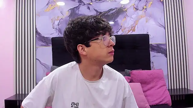 Snapshot of Desire_Ecstasy chatting on 01/17/26, 02:27 Desire Ecstasy online show from 01/17/26, 02:27