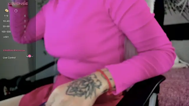 Snapshot of Kira_Key chatting on 12/02/25, 01:55 Kira Key online show from 12/02/25, 01:55