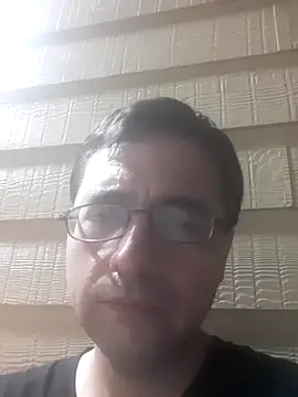 Snapshot of Gearsuit chatting on 09/17/25, 03:41 Gearsuit online show from 09/17/25, 03:41