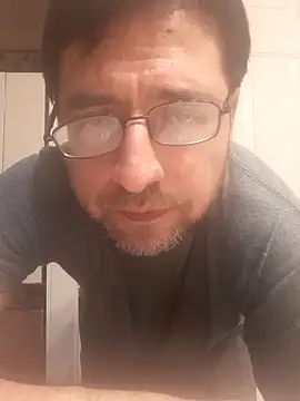 Snapshot of Gearsuit chatting on 09/24/25, 08:17 Gearsuit online show from 09/24/25, 08:17