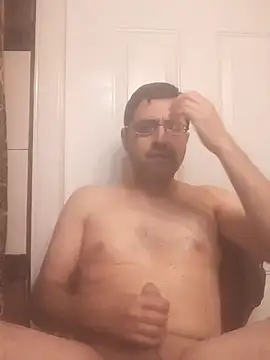 Snapshot of Gearsuit chatting on 11/04/25, 07:13 Gearsuit online show from 11/04/25, 07:13