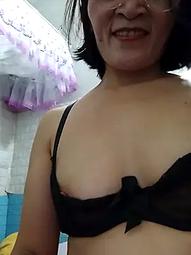 Snapshot of Thaohoa_love chatting on 09/27/25, 05:12 Thaohoa love online show from 09/27/25, 05:12