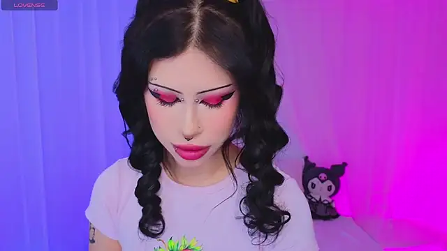 venomeowww   online show from 11/30/25, 04:16