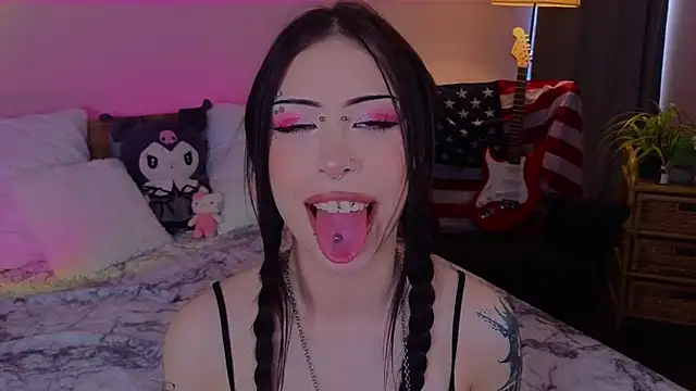 venomeowww   online show from 02/23/26, 03:48