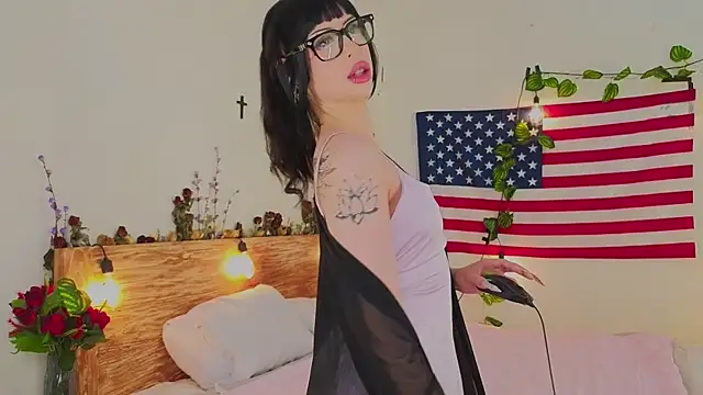 venomeowww   online show from 04/12/26, 04:06