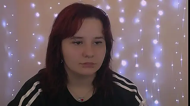 Snapshot of Mina_sky_ chatting on 10/13/25, 09:53 Mina sky  online show from 10/13/25, 09:53