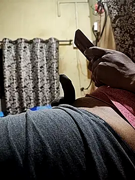 Snapshot of yournaughtysam chatting on 09/13/25, 05:35 yournaughtysam online show from 09/13/25, 05:35