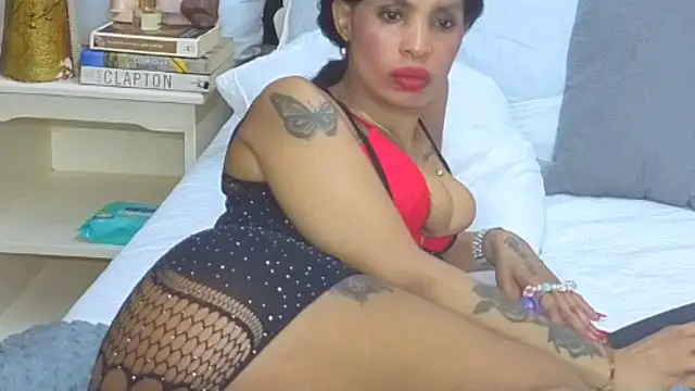 CaramelNatashaxx online show from 12/17/25, 01:06