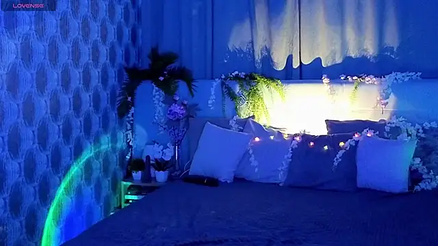 Snapshot of Aurora_Bennet chatting on 11/12/25, 01:06 Aurora Bennet online show from 11/12/25, 01:06