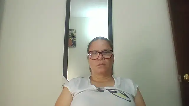 Snapshot of latinamaster chatting on 01/17/26, 11:15 latinamaster online show from 01/17/26, 11:15