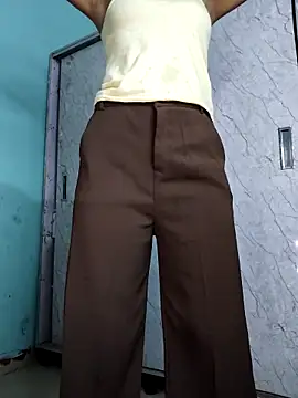 Snapshot of Nisha_cam12 chatting on 10/06/25, 05:10 Nisha cam12 online show from 10/06/25, 05:10