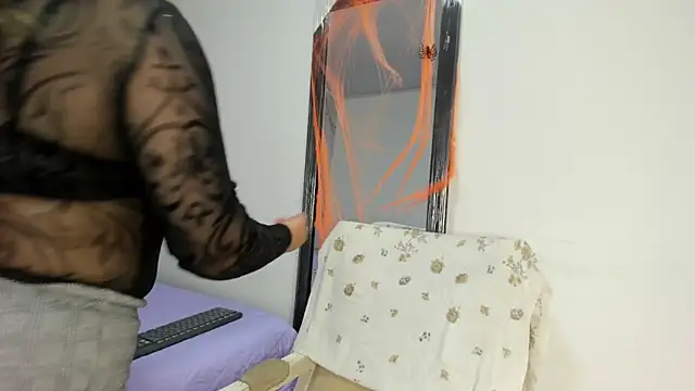 Snapshot of Vickysweeeettt chatting on 10/20/25, 07:47 Vickysweeeettt online show from 10/20/25, 07:47