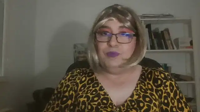 Snapshot of nataliacd chatting on 11/11/25, 04:40 nataliacd online show from 11/11/25, 04:40