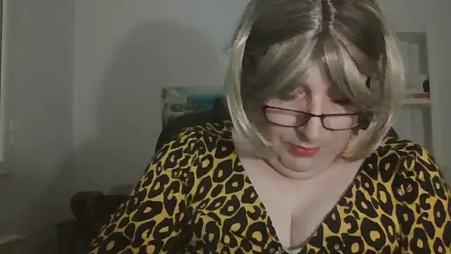 Snapshot of nataliacd chatting on 11/13/25, 06:40 nataliacd online show from 11/13/25, 06:40