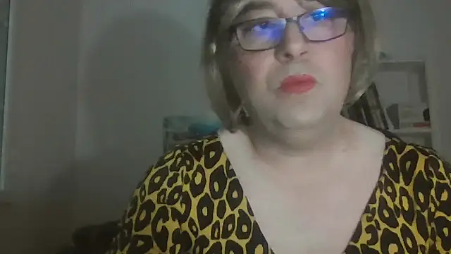 Snapshot of nataliacd chatting on 11/16/25, 05:40 nataliacd online show from 11/16/25, 05:40