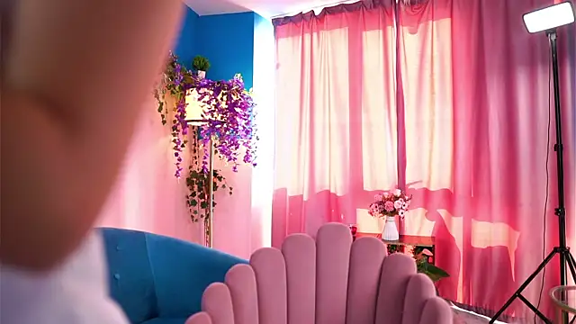 SaraMiretti online show from 09/11/25, 07:08