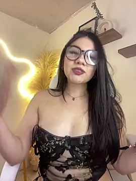 Snapshot of Zoe_Serrat chatting on 11/10/25, 12:37 Zoe Serrat online show from 11/10/25, 12:37