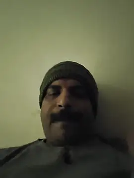 vardh033 online show from 11/14/25, 08:29