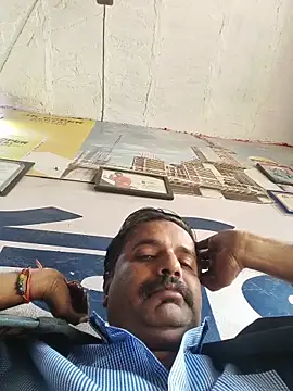 vardh033 online show from 11/18/25, 08:41