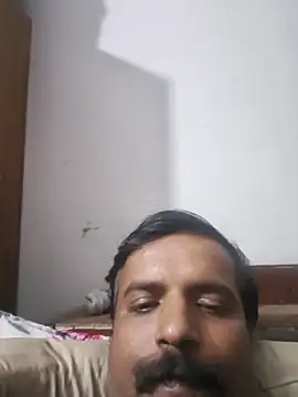 vardh033 online show from 11/21/25, 06:17