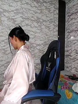 Snapshot of AlisSon__hot chatting on 12/04/25, 04:33 AlisSon hot online show from 12/04/25, 04:33