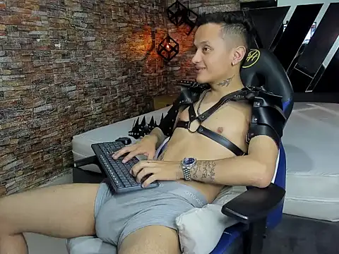 SkinnyZetth online show from 12/16/25, 12:10