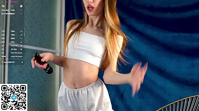 Quinavelle online show from 11/22/25, 06:34