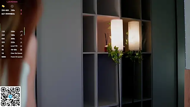 Quinavelle online show from 12/02/25, 06:30