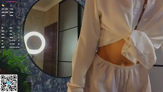 Quinavelle online show from 04/12/26, 06:29