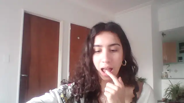 Snapshot of Souphicherry chatting on 10/12/25, 08:19 Souphicherry online show from 10/12/25, 08:19