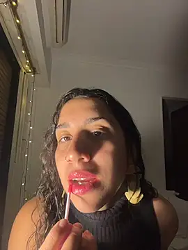 Snapshot of Souphicherry chatting on 05/06/26, 10:04 Souphicherry online show from 05/06/26, 10:04