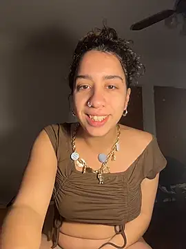 Snapshot of Souphicherry chatting on 07/18/26, 10:35 Souphicherry online show from 07/18/26, 10:35