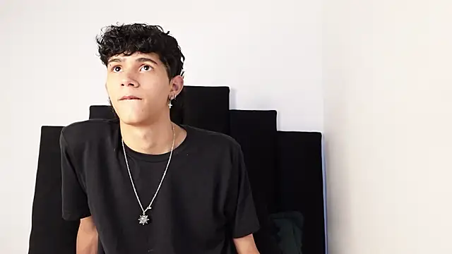 alexmark  online show from 09/18/25, 03:25