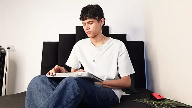 alexmark  online show from 10/17/25, 05:26