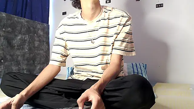 alexmark  online show from 04/21/26, 04:56