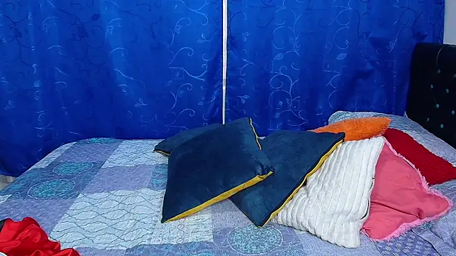 Snapshot of melikaronit2 chatting on 10/07/25, 05:43 melikaronit2 online show from 10/07/25, 05:43