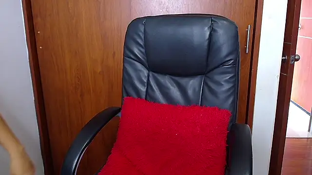 Snapshot of melikaronit2 chatting on 10/29/25, 06:20 melikaronit2 online show from 10/29/25, 06:20