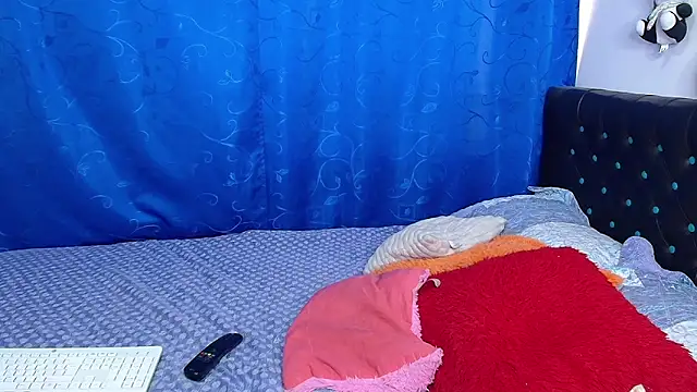 Snapshot of melikaronit2 chatting on 11/18/25, 06:01 melikaronit2 online show from 11/18/25, 06:01