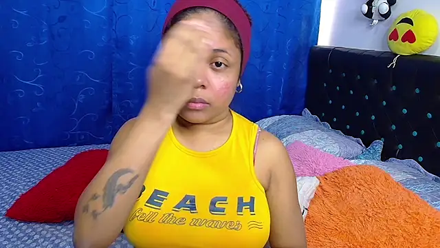 Snapshot of melikaronit2 chatting on 12/15/25, 04:55 melikaronit2 online show from 12/15/25, 04:55