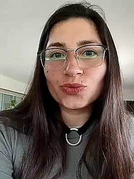 Snapshot of LolatuMiel chatting on 09/12/25, 02:17 LolatuMiel online show from 09/12/25, 02:17