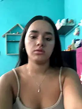 Snapshot of Luciaparker03 chatting on 09/30/25, 03:06 Luciaparker03 online show from 09/30/25, 03:06