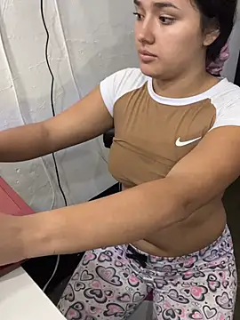 Luciaparker03 online show from 02/04/26, 03:34