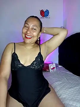 Snapshot of zafiro_93 chatting on 09/27/25, 02:11 zafiro 93 online show from 09/27/25, 02:11