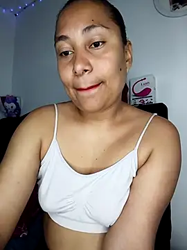 Snapshot of zafiro_93 chatting on 11/03/25, 05:03 zafiro 93 online show from 11/03/25, 05:03