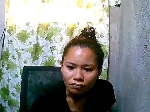 Snapshot of Sweeetgurll chatting on 09/21/25, 01:51 Sweeetgurll online show from 09/21/25, 01:51